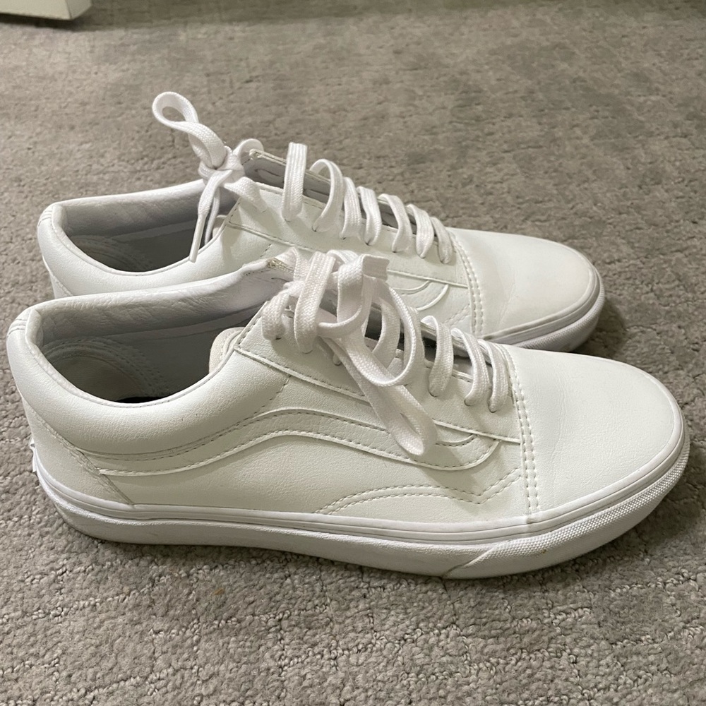 NWOT White leather old skool vans